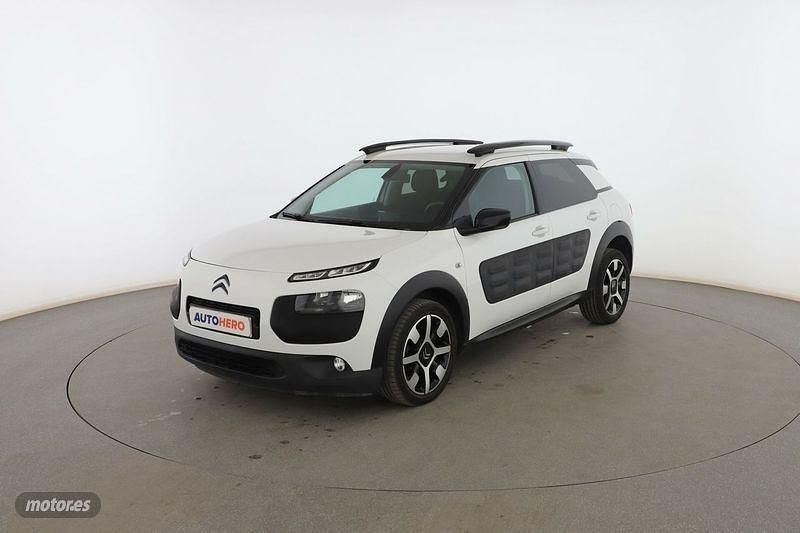 Usado Citroën C4 Cactus Shine 100 CV (73 kW) 2015 Blanco Utilitario