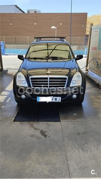 Negro Usado 2007 Ssangyong (KGM) Rexton II Limited SUV | 4600 € - Imagen 1/4