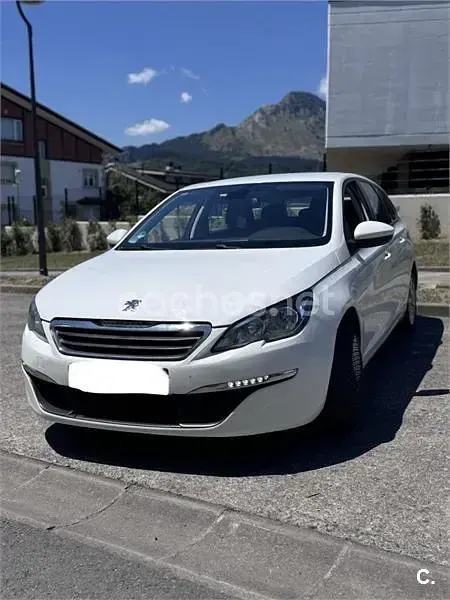 Usado Peugeot 308 SW Active 120 CV (88 kW) 2015 Blanco Familiar