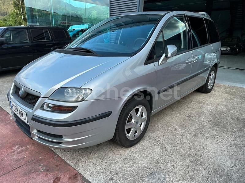 Usado Fiat Ulysse Emotion 128 CV (94 kW) 2006 Gris / plata Monovolumen