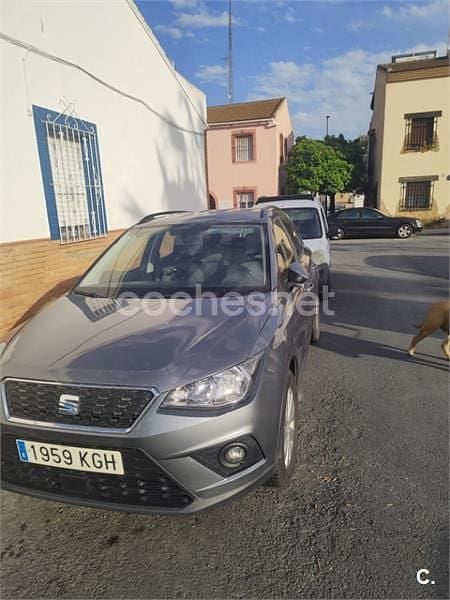 Usado Seat Arona Ecomotive 95 HP (69 kW) 2017 Cinzento SUV