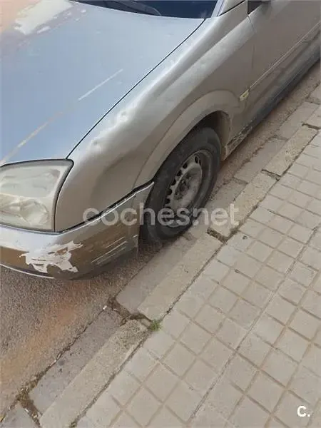 Używany Opel Vectra Comfort 100 KM (73 kW) 2004 Szary Sedan/Limuzyna