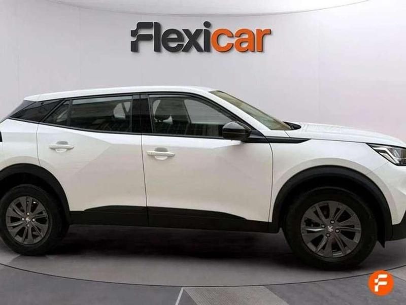 Usado Peugeot 2008 Active 110 CV (80 kW) 2022 Blanco SUV