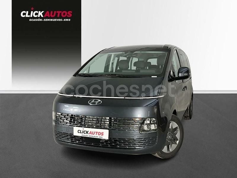 Gris / plata Usado 2023 Hyundai Staria Van | 39.600 € (Precio justo) - Imagen 1/4