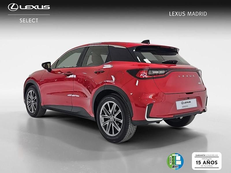 Usado Lexus LBX 136 CV (100 kW) 2025 Rojo SUV