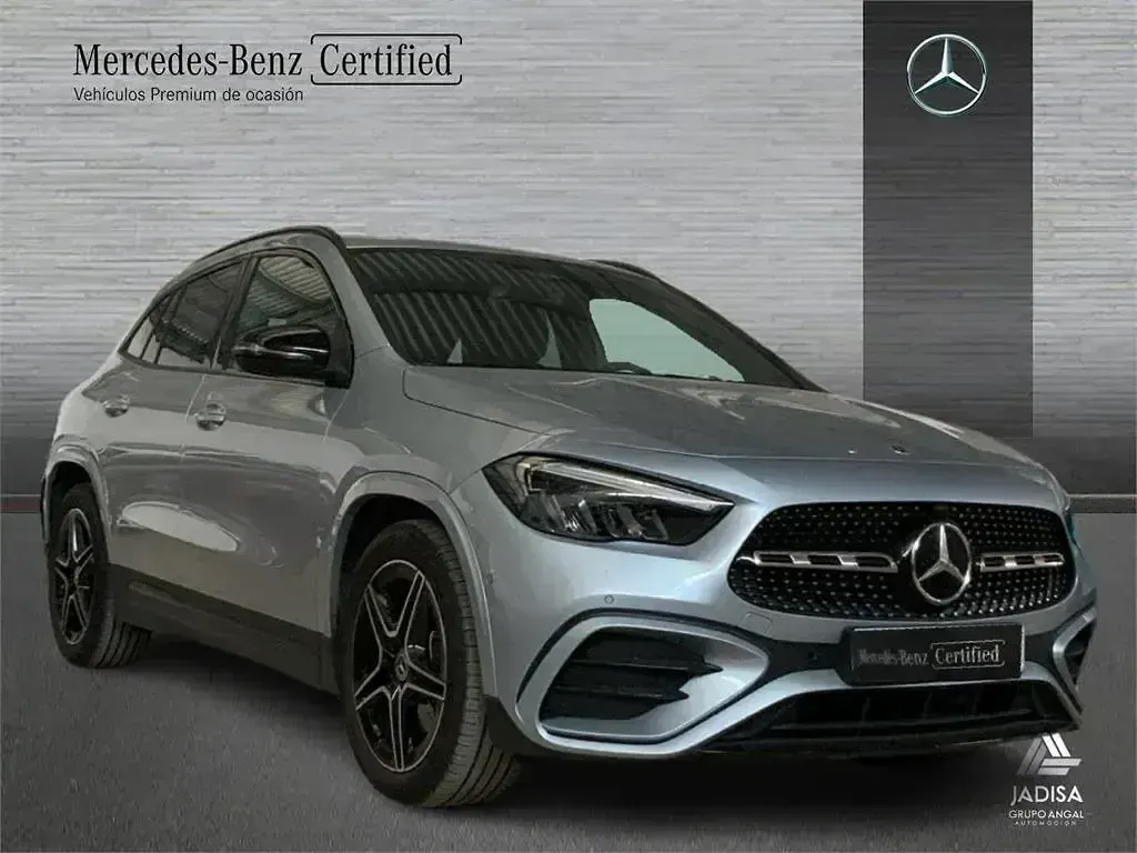 Usado Mercedes GLA200 150 CV (110 kW) 2024 Gris SUV