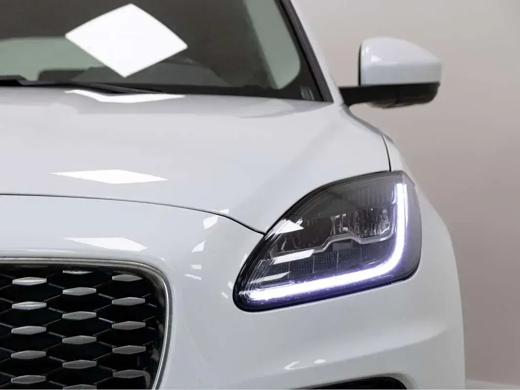 Usado Jaguar E-Pace 160 CV (117 kW) 2021 Blanco SUV