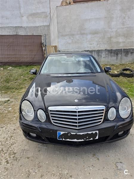 Käytetty Mercedes E220 Avantgarde 150 HP (110 kW) 2007 Musta Sedan