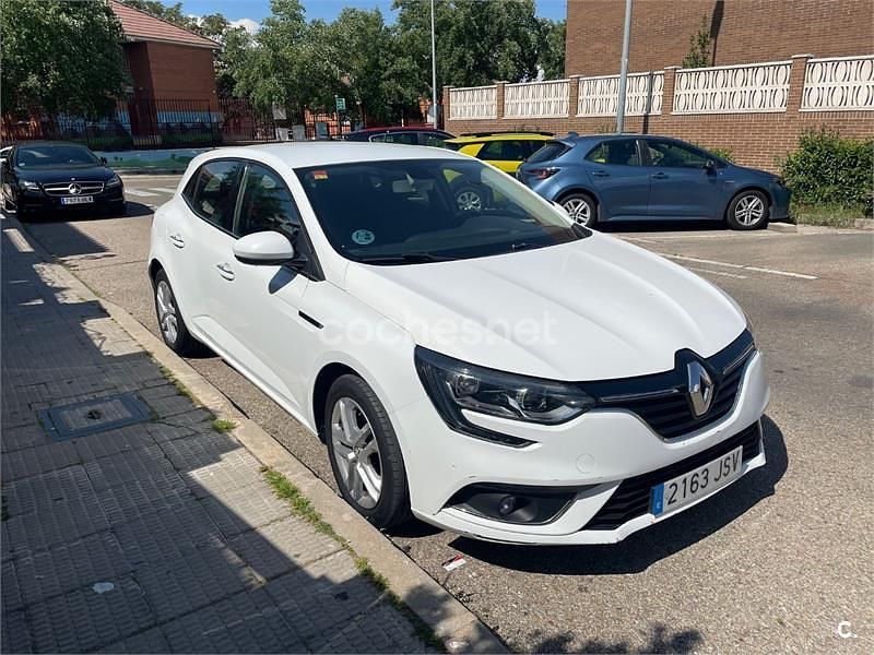 Blanco Usado 2016 Renault Mégane III Life Berlina | 8600 € (Un poco caro) - Imagen 1/4