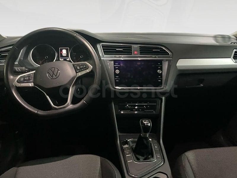 Usado VW Tiguan 122 CV (89 kW) 2022 Gris / plata SUV
