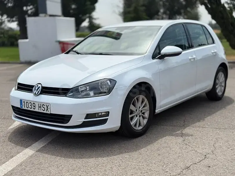 Usado VW Golf VII Advance 105 CV (77 kW) 2013 Blanco Berlina