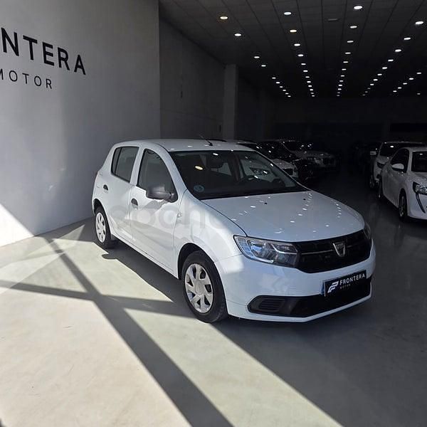 Usado Dacia Sandero Ambiance 75 HP (55 kW) 2017 Branco Sedan