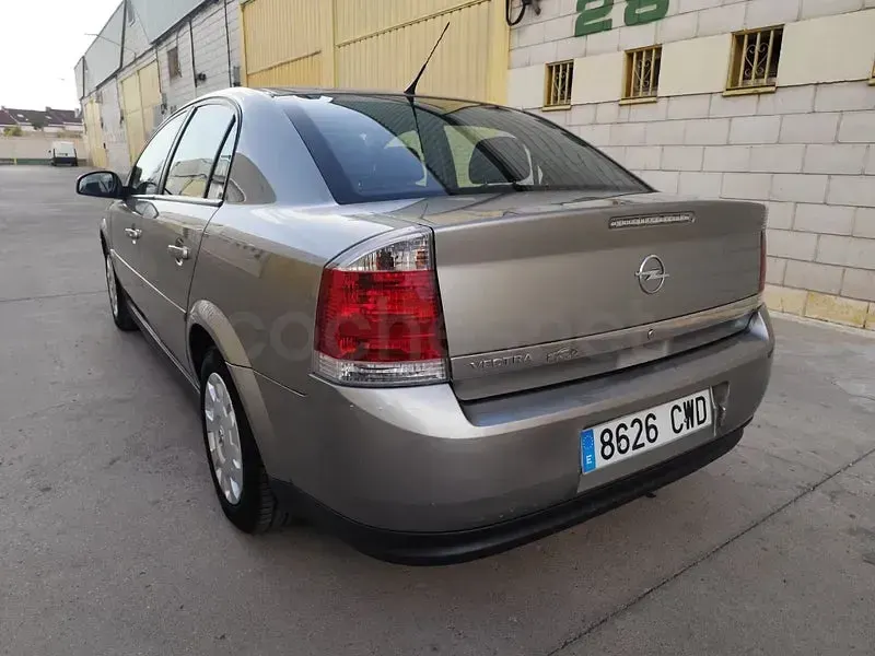 Usado Opel Vectra Comfort 122 CV (89 kW) 2004 Beige Berlina