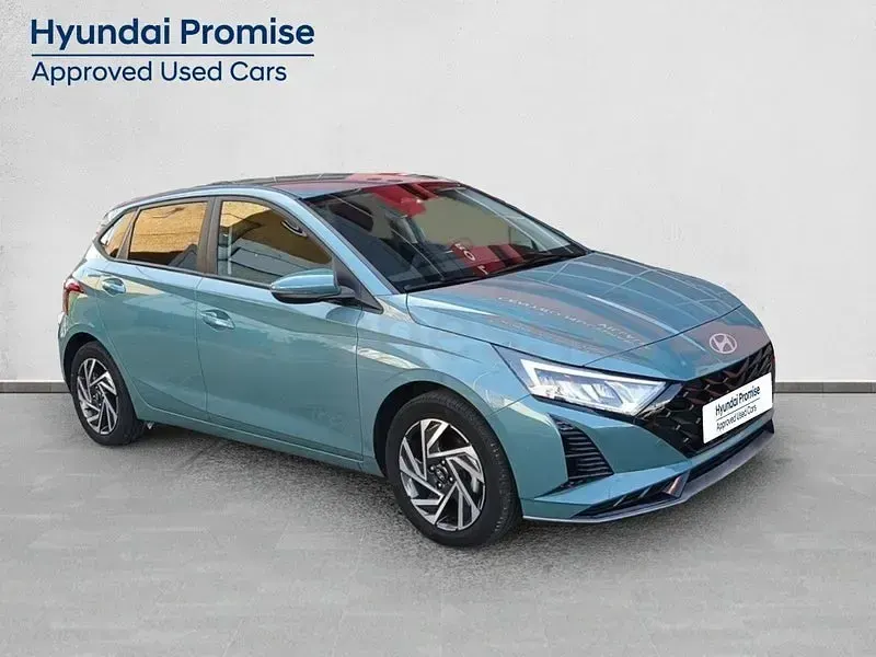 Usado Hyundai i20 100 CV (73 kW) 2025 Verde Utilitario