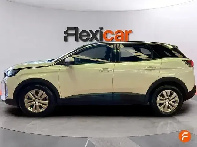 Usado Peugeot 3008 Active 130 CV (95 kW) 2021 Blanco SUV