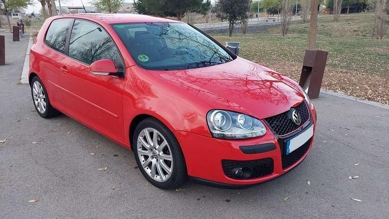 Rojo Usado 2005 VW Golf IV Sportline Utilitario | 5390 € (Precio justo) - Imagen 1/4