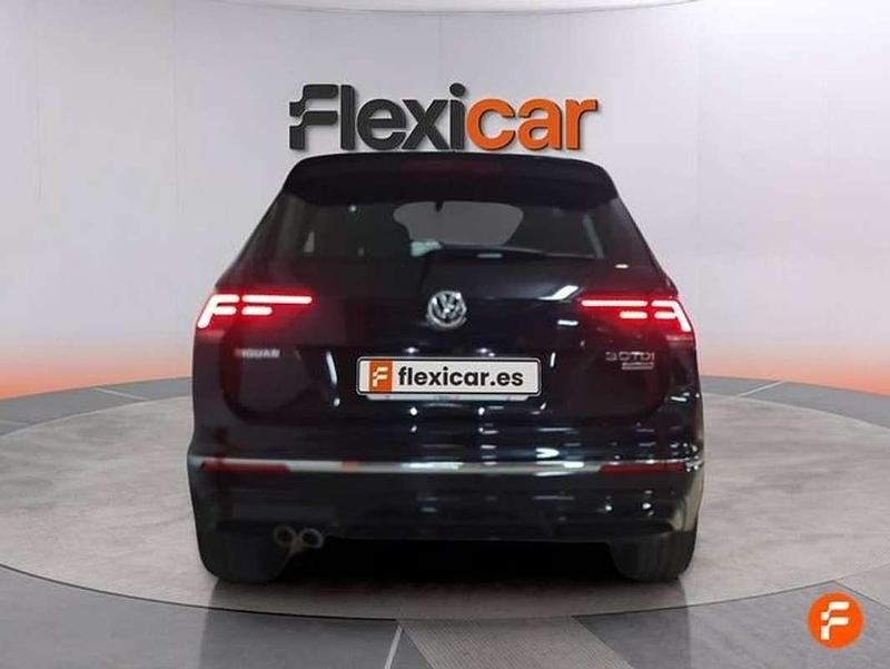 Usado VW Tiguan Sportline 150 CV (110 kW) 2017 Negro SUV
