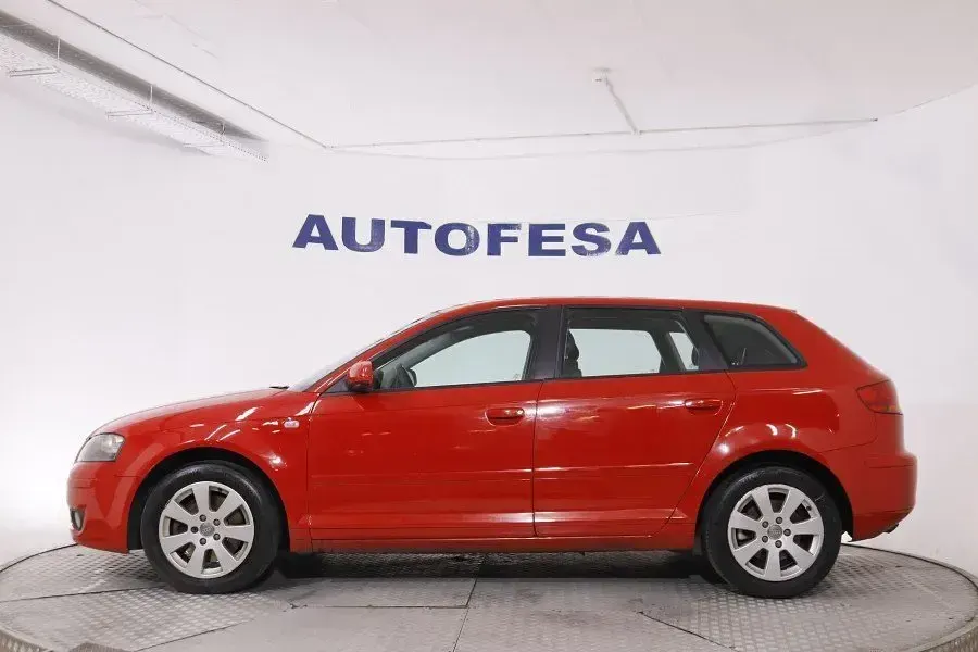 Usado Audi A3 140 CV (102 kW) 2006 Rojo Utilitario
