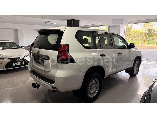 Begagnad Toyota Land Cruiser 204 HK (150 kW) 2023 Vit SUV