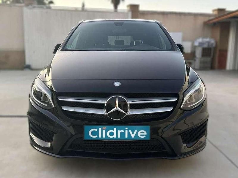 Usado Mercedes B200 AMG line 136 CV (100 kW) 2016 Negro Monovolumen