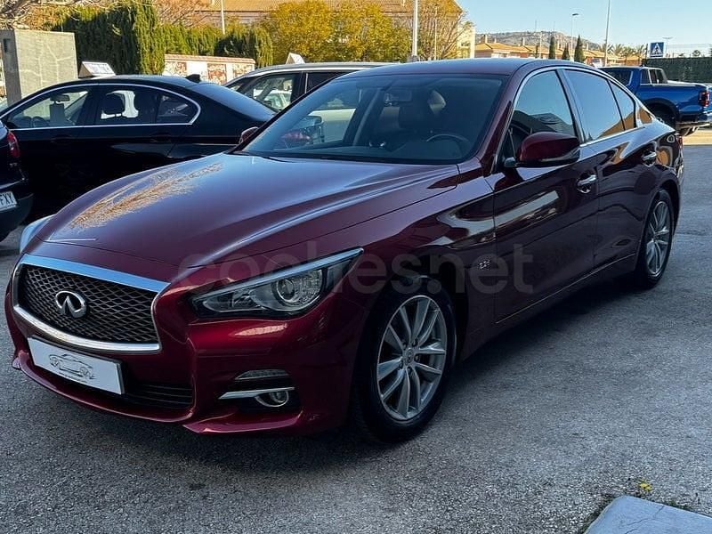 Usado Infiniti Q50 170 CV (125 kW) 2014 Granate Berlina