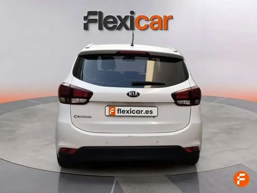 Usado Kia Carens 136 CV (100 kW) 2018 Blanco Monovolumen