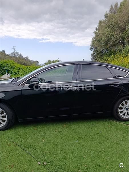 Usado Ford Mondeo Titanium 187 CV (137 kW) 2019 Negro Berlina
