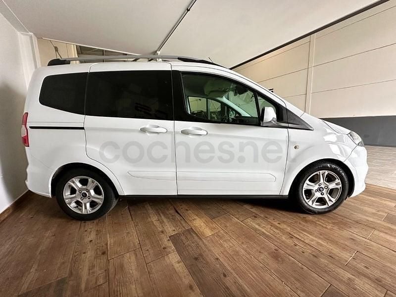 Usado Ford Tourneo Courier Sport 101 CV (74 kW) 2020 Blanco Monovolumen