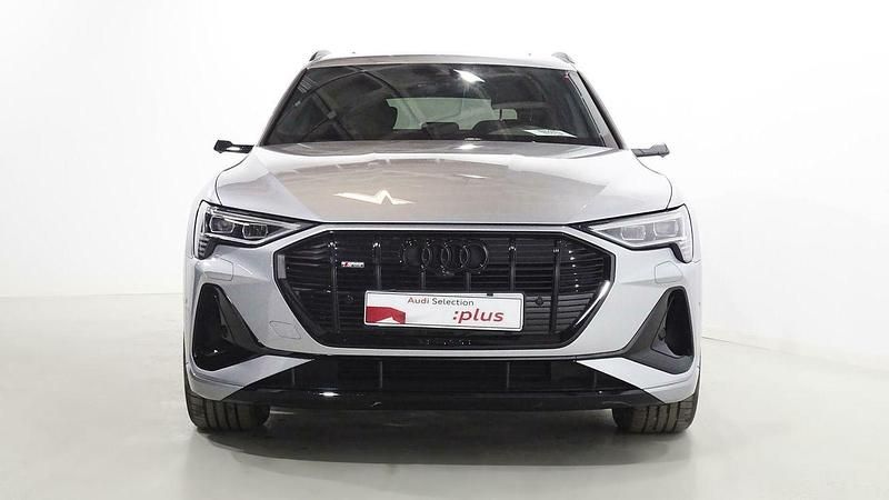 Usado Audi e-tron S-line plus 300 kW (408 CV) 2022 Gris SUV