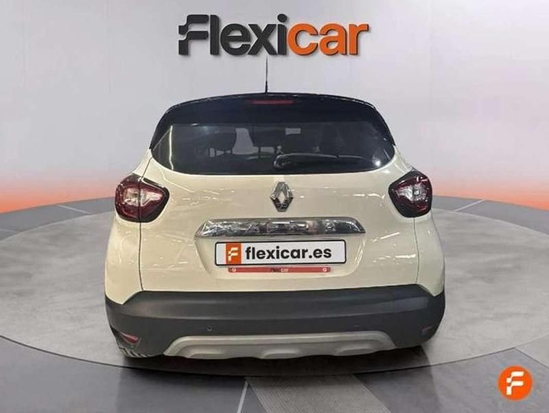 Usado Renault Captur Zen 131 CV (96 kW) 2019 Beige SUV