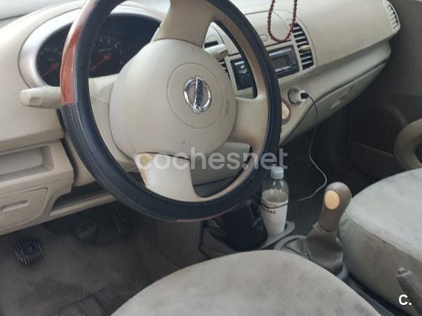 Usado Nissan Micra Visia 65 CV (47 kW) 2004 Beige Berlina