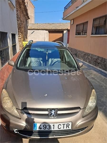 Usado Peugeot 307 110 CV (80 kW) 2004 Gris / plata Familiar