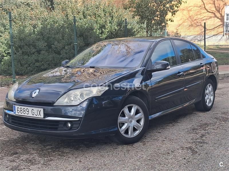 Usado Renault Laguna III Authentique 110 CV (80 kW) 2008 Gris / plata Berlina