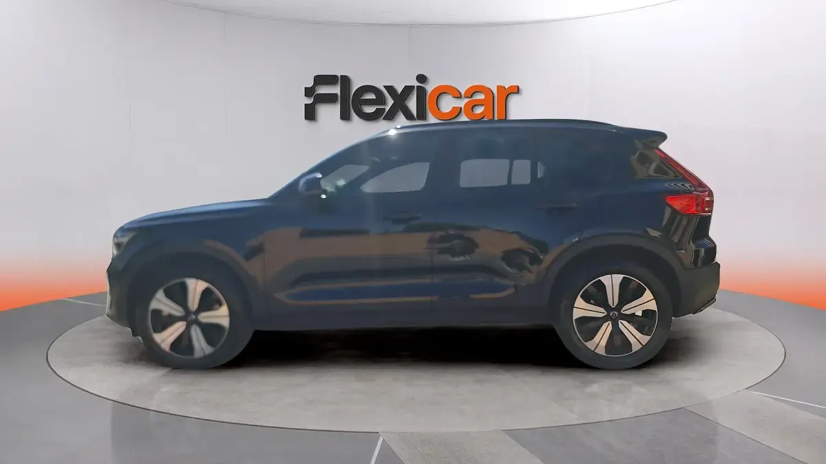 Usado Volvo XC40 Plus 211 CV (155 kW) 2024 Negro SUV