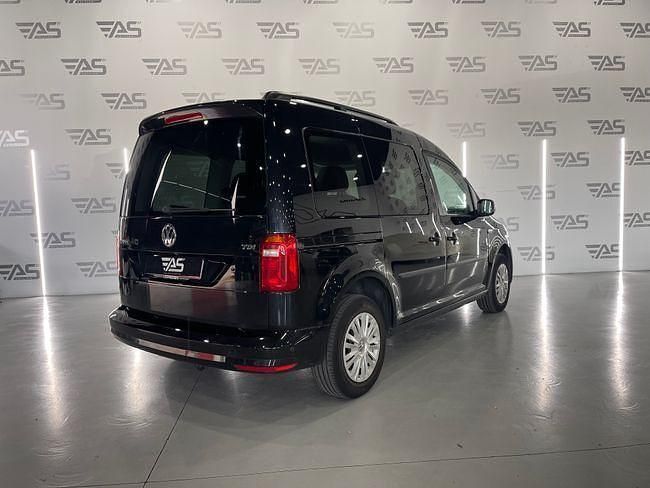 Usado VW Caddy Trendline 2016 Negro Monovolumen
