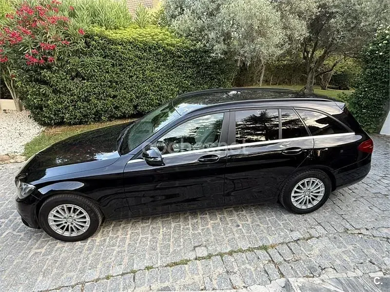 Usado Mercedes C200 150 CV (110 kW) 2018 Negro Familiar
