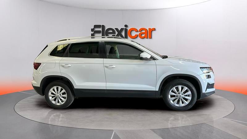 Usado Skoda Karoq Ambition 116 CV (85 kW) 2023 Blanco SUV