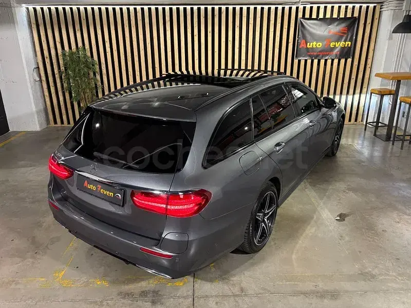Usado Mercedes E300 306 CV (225 kW) 2020 Gris / plata Familiar