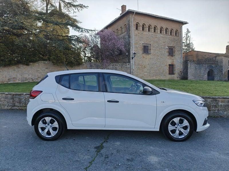 Usado Dacia Sandero Essentiel 67 CV (49 kW) 2021 Blanco Berlina
