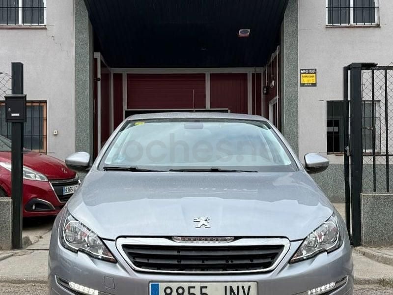 Usado Peugeot 308 Style 130 CV (95 kW) 2016 Gris / plata Berlina