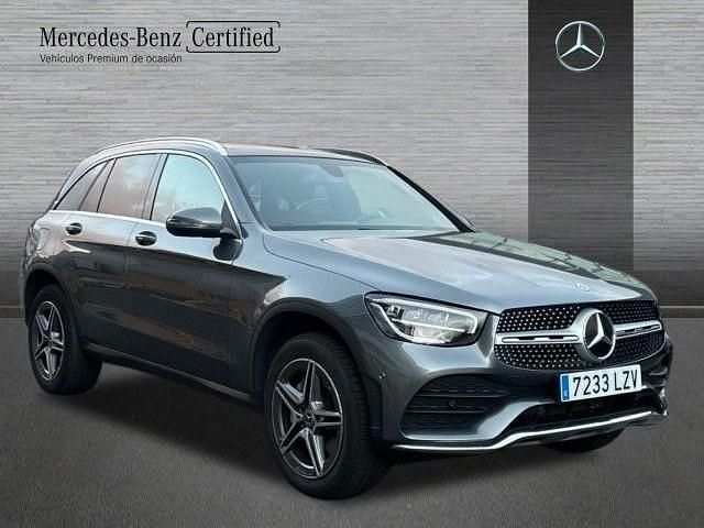 Usado Mercedes GLC300e AMG line 306 CV (225 kW) 2022 Gris selenita