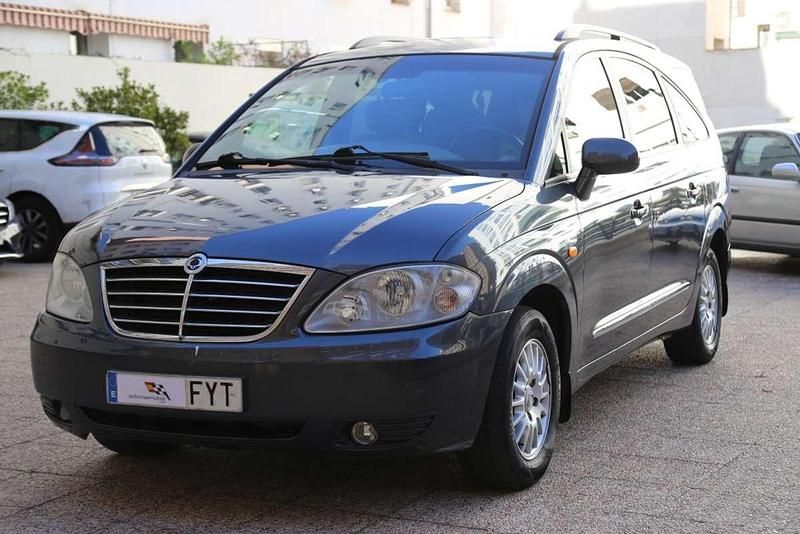 Gris Usado 2007 Ssangyong (KGM) Rodius Limited Monovolumen | 6500 € (Precio justo) - Imagen 1/4