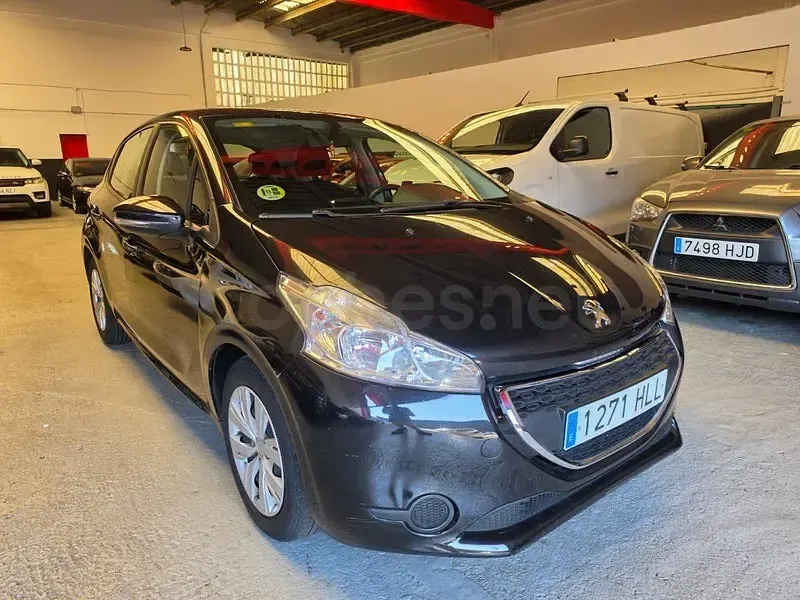 Usado Peugeot 208 Active 68 CV (50 kW) 2012 Negro Utilitario