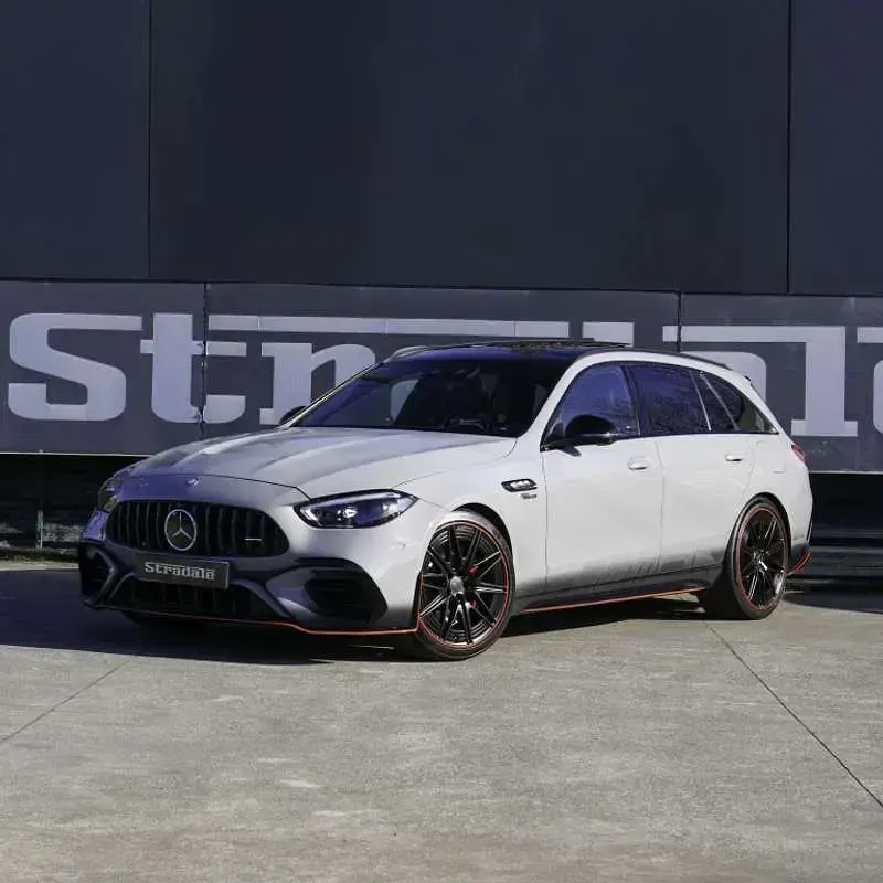 Usado Mercedes C63 AMG AMG 680 CV (500 kW) 2023 Gris Familiar