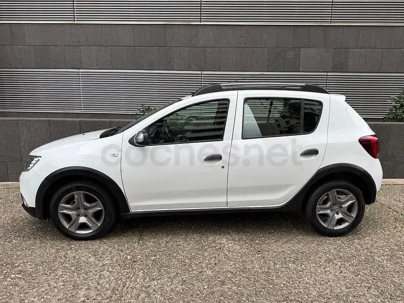 Usado Dacia Sandero Stepway Ambiance 90 CV (66 kW) 2018 Blanco Berlina