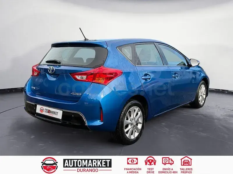 Usado Toyota Auris Business Edition 90 CV (66 kW) 2015 Azul Berlina