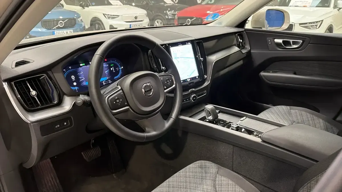 Usado Volvo XC60 Core 350 CV (257 kW) 2024 SUV