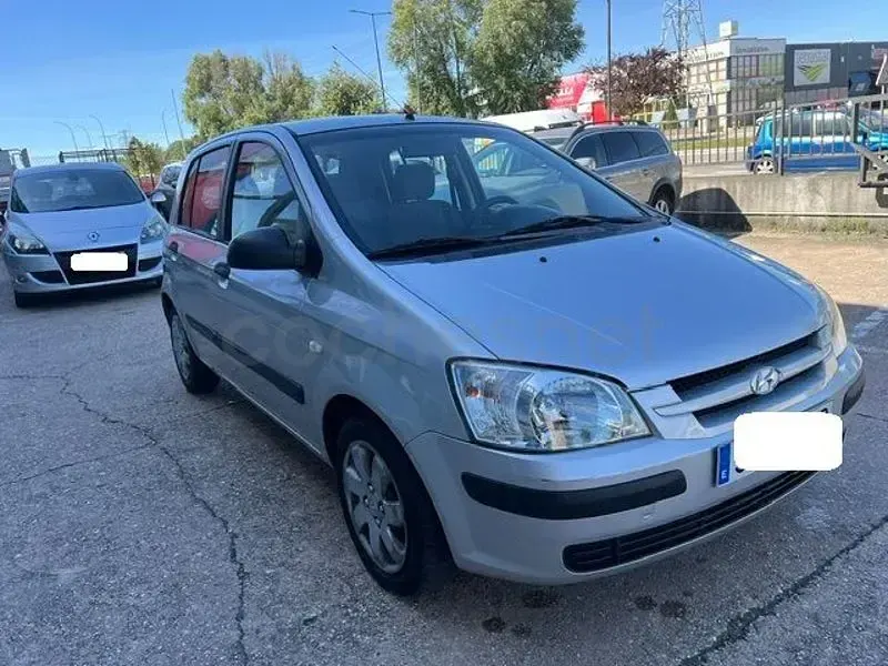 Usado Hyundai Getz 63 CV (46 kW) 2004 Gris / plata Utilitario