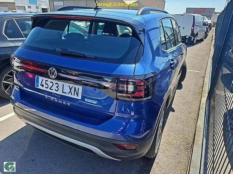 Usado VW T-Cross Advance 110 CV (80 kW) 2022 Azul SUV