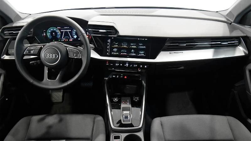 Usado Audi A3 Sportback e-tron Advanced Plus 204 CV (150 kW) 2024 Negro Utilitario